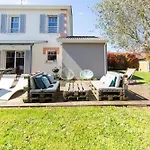 Caro - 4-bedroom Townhouse In Holiday home *