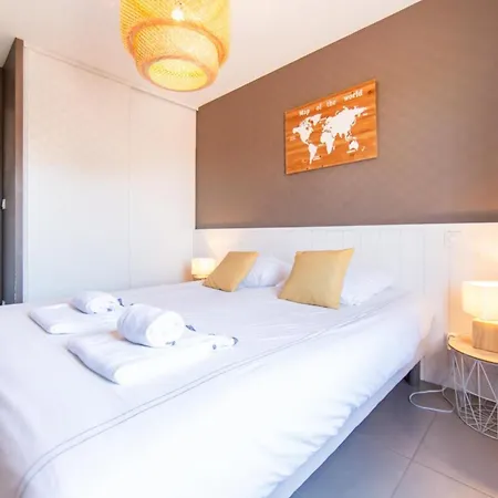 Caro - 4-bedroom Townhouse In Prázdninový dům