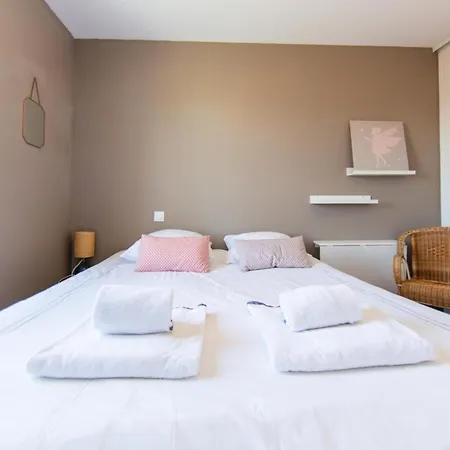 Caro - 4-bedroom Townhouse In Prázdninový dům