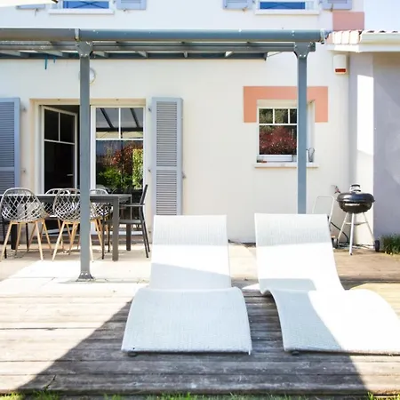 Prázdninový dům Caro - 4-bedroom Townhouse In *