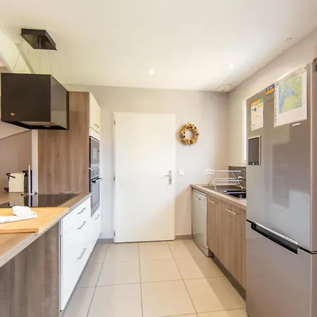 Vakantiehuis Caro - 4-bedroom Townhouse In *